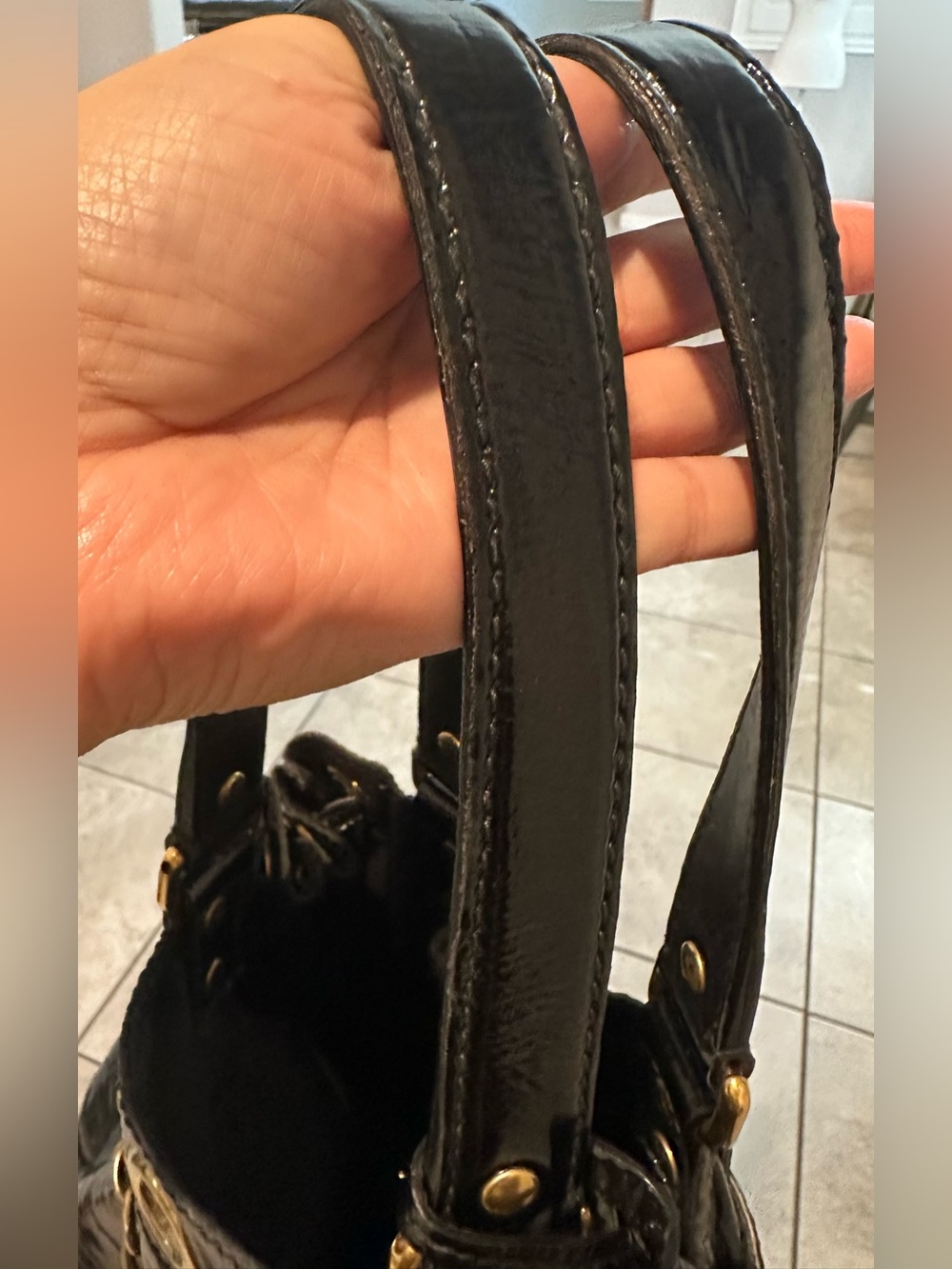 Yves Saint Laurent Black Croc Embossed Patent Leather Overseas Tote Bag - Picture 9 of 11